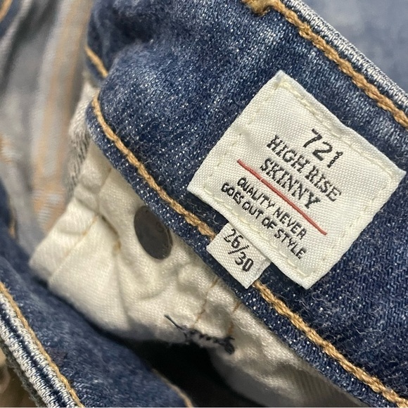Levi's 721 Selvedge Distressed High Waisted Skinny Jeans Cobalt 26 X 30 NWT $168 - Picture 6 of 15